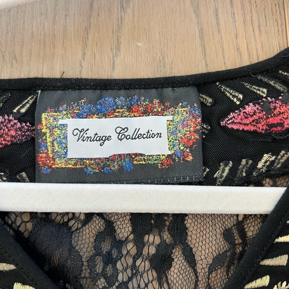 Vintage Collection Embroidered Black Top with Pink Floral Accents Size Large - Picture 10 of 12
